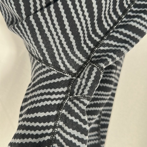 Nike Dri-Fit Black & Grey Striped Athletic Leggings - Picture 6 of 8
